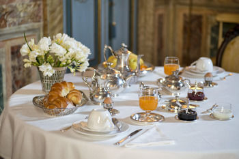 Residenza Napoleone Iii Couette-café